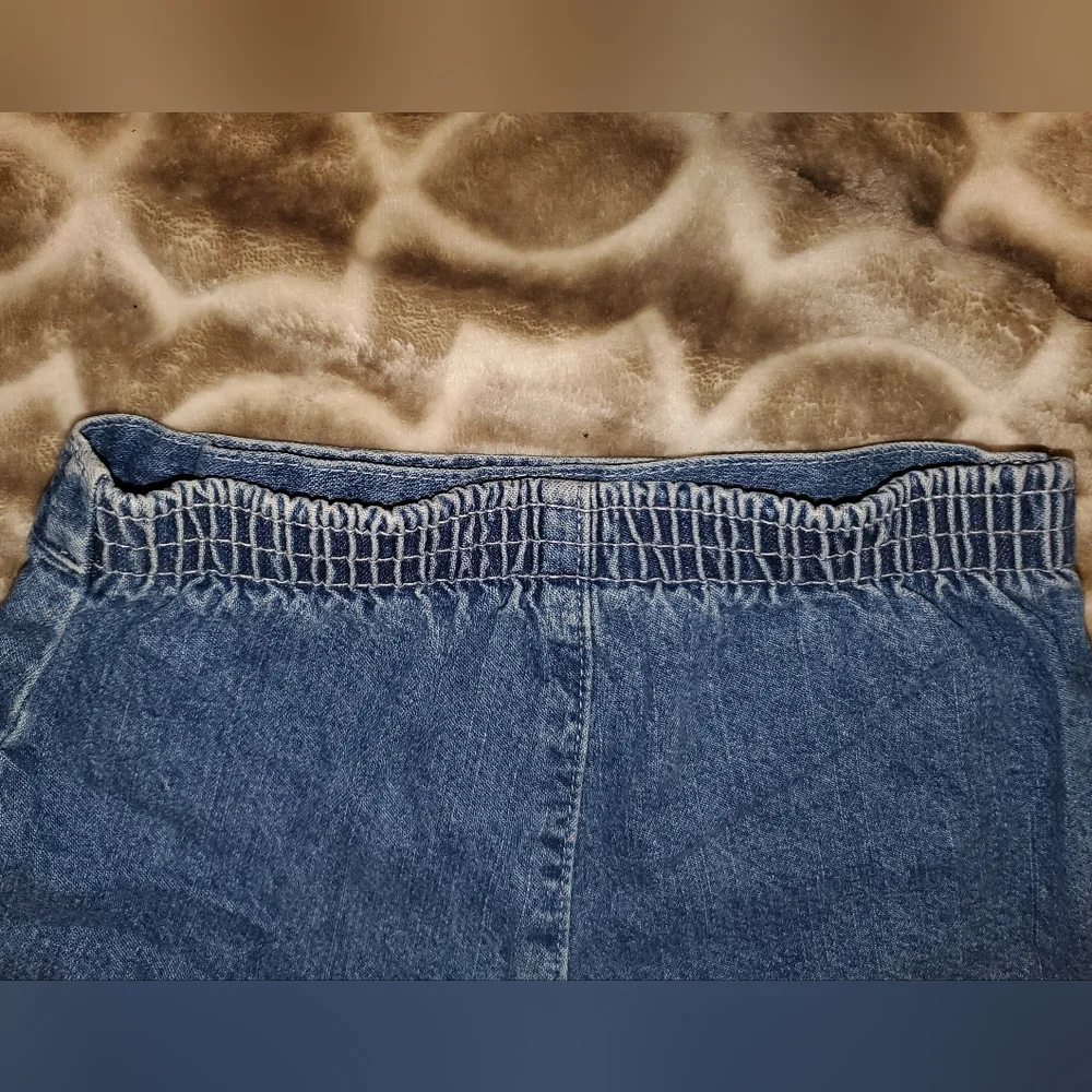5 for $25 | Vintage OshKosh B'gosh Medium Wash Denim Skort